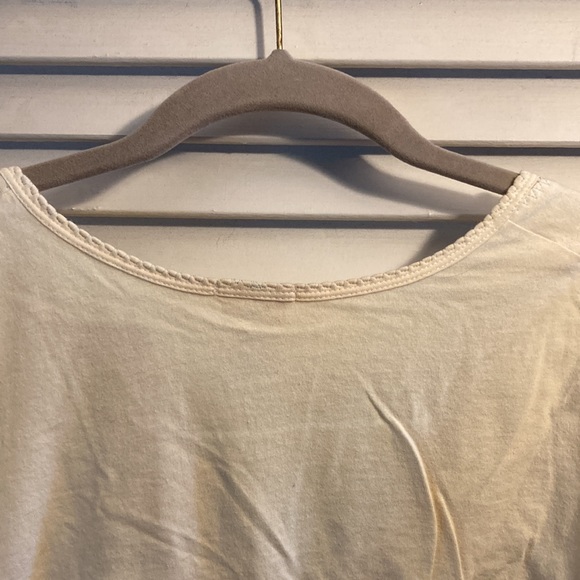 Old Navy - XL long sleeve cream shirt with flowers - Picture 8 of 10